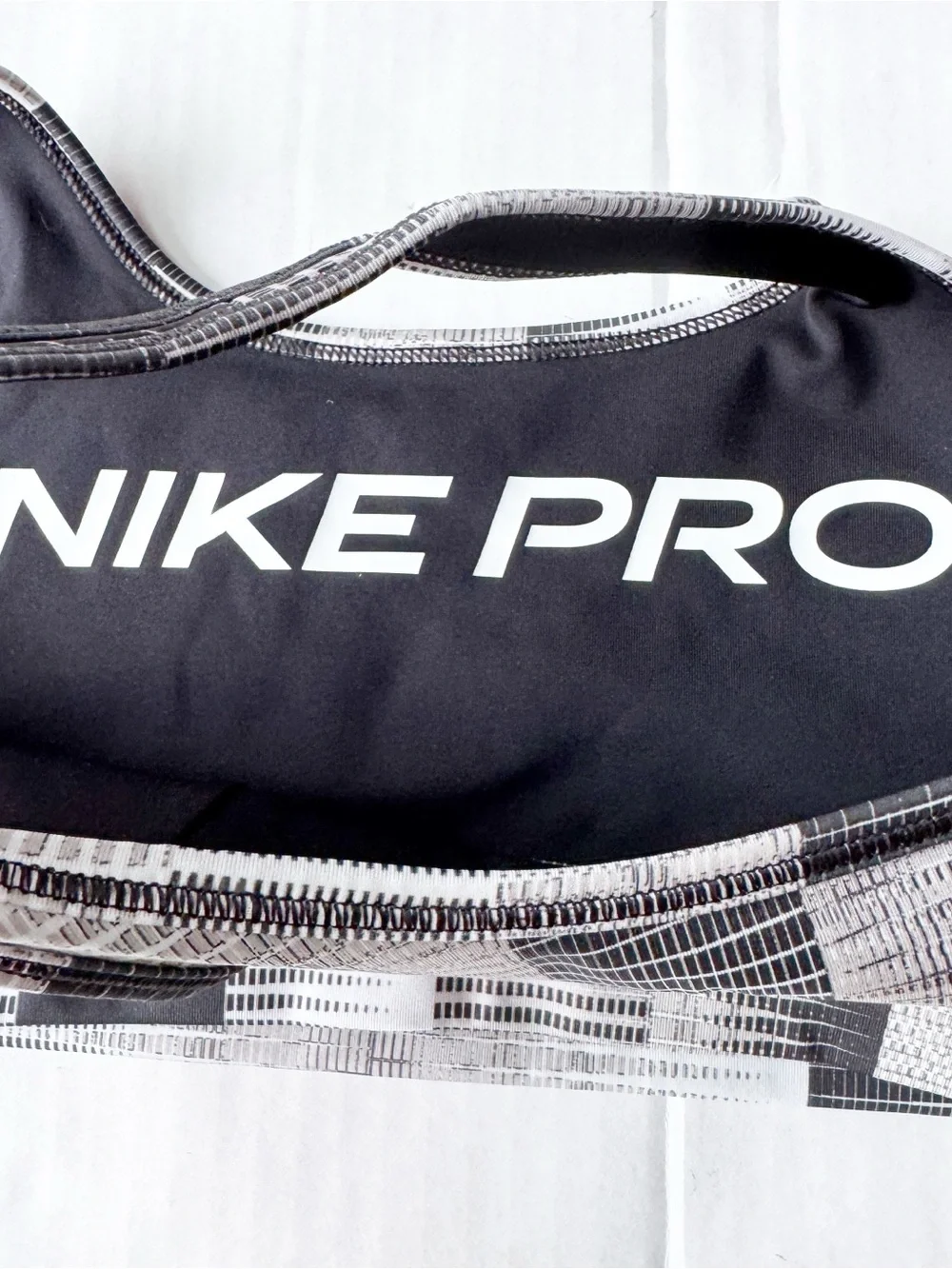 Nike Pro Girls New Dri-FIT Reversible Sports Bra Size XL 13-15Y NWT
